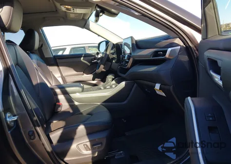 2025 Toyota Highlander Xle from USA, damaged, VIN 5TDKDRBH8SS590565